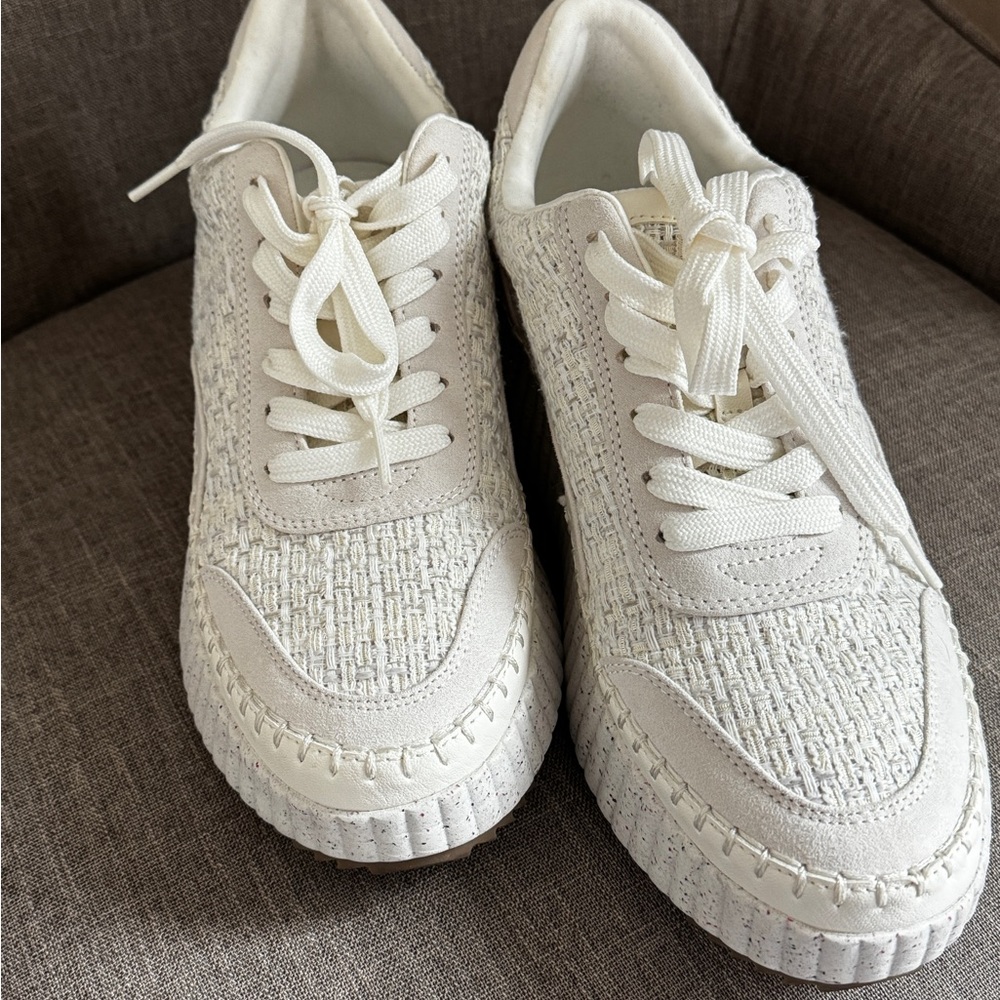 Universal Thread Women's Sneakers